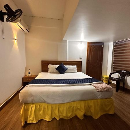 White Shell Beach House Канур Екстериор снимка