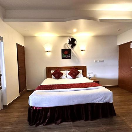 White Shell Beach House Канур Екстериор снимка