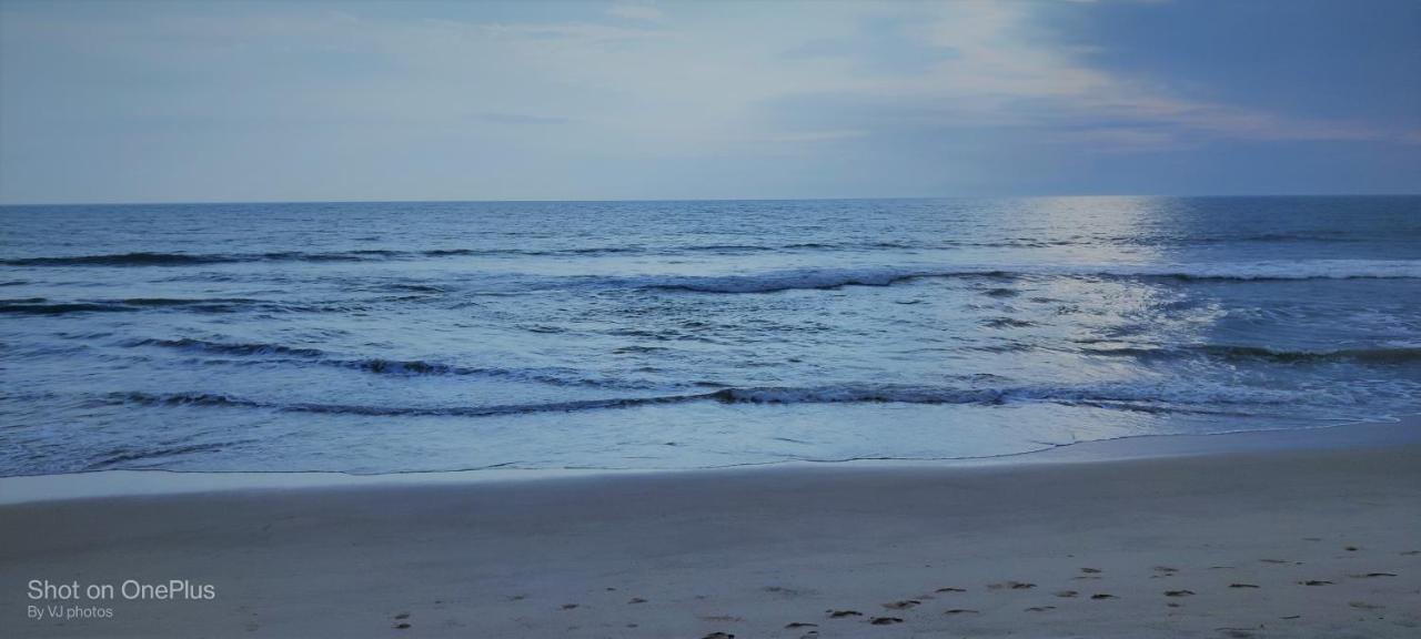 White Shell Beach House Канур Екстериор снимка